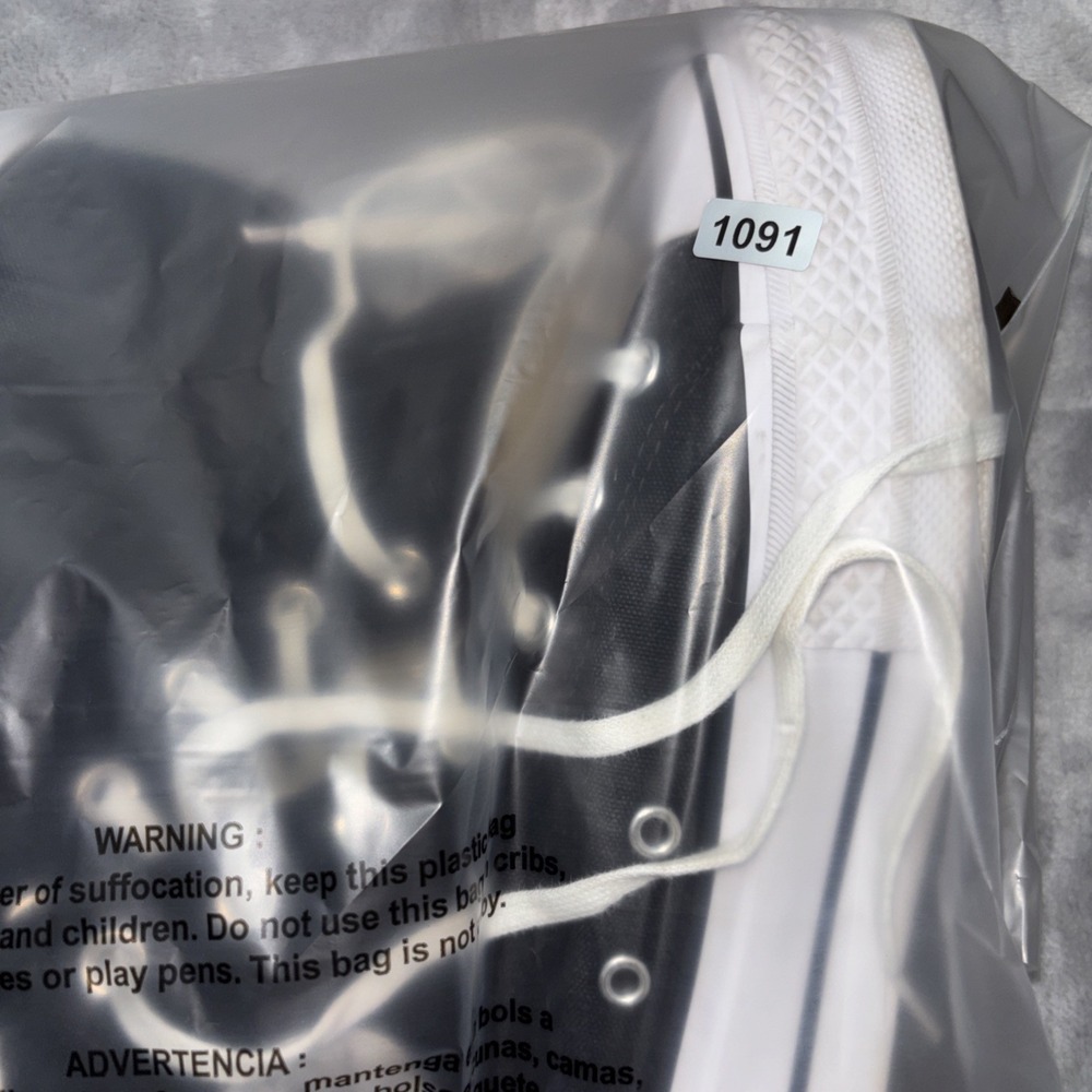 CONVERSE Chuck Taylor All Star BLACK & WHITE Basketball Shoes WOMENS 9 - Picture 8 of 8